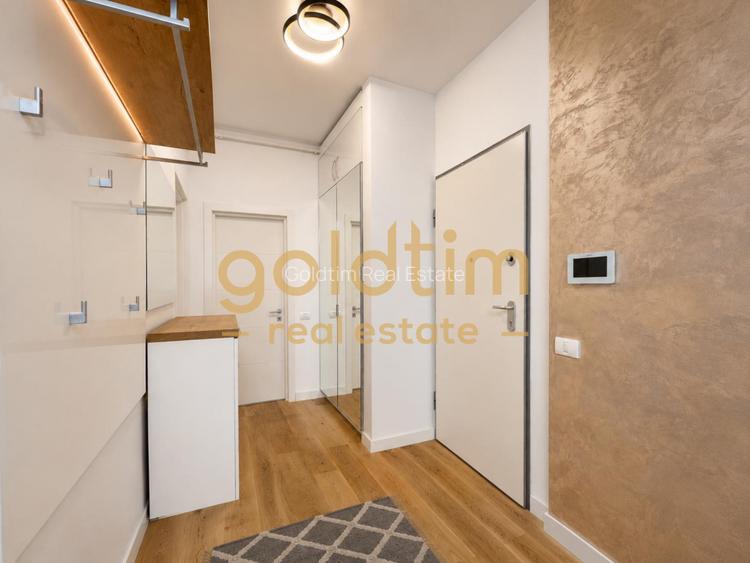 FIRST RENT/ IANCU NICOLAIE/ PRIVELISTE LAC/ PARCARE/ DRESSING - 11