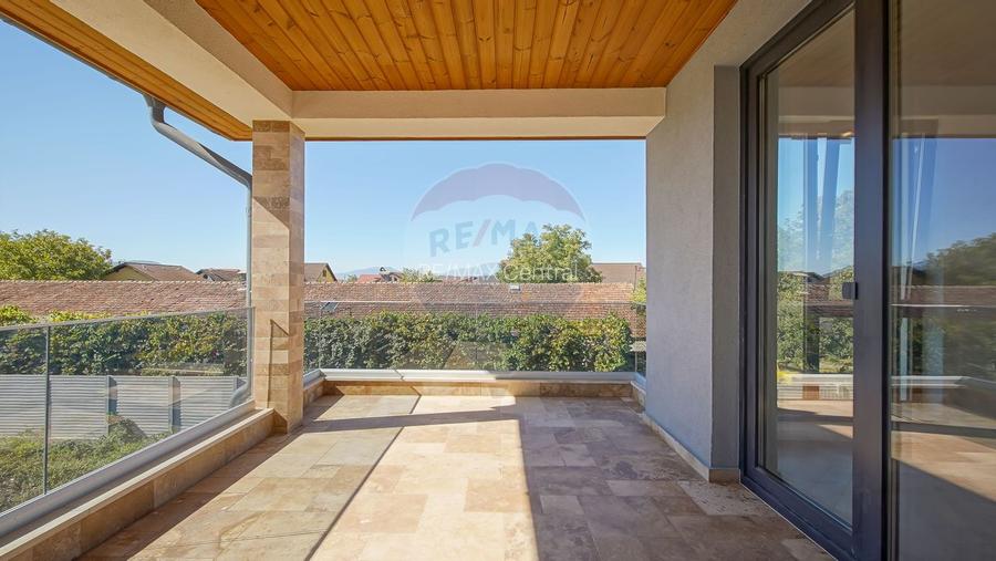 Casă / Vilă cu 5 camere de vânzare - 4