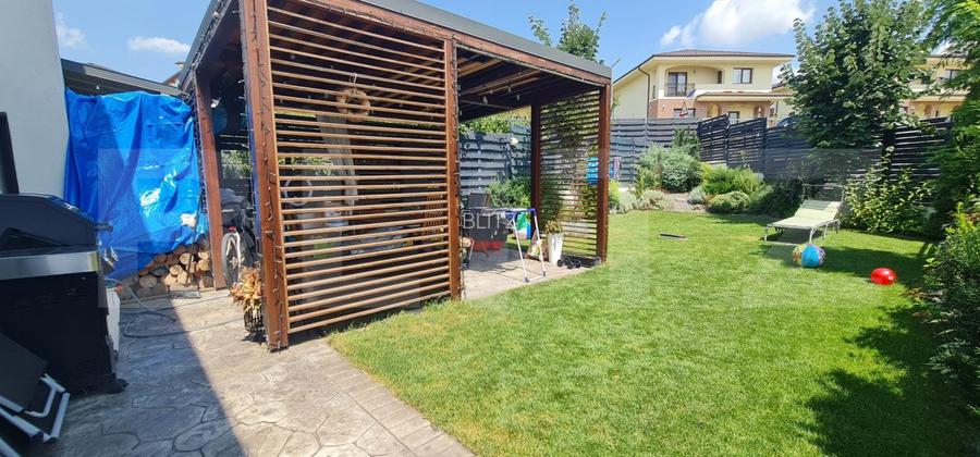 Casa in Voronet cu 4 camere si priveliste  - 16