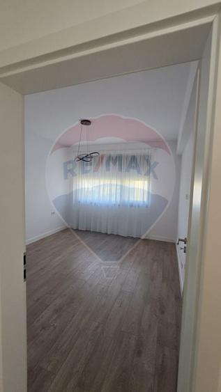 Casă premium 4 camere, complet mobilată și utilată, Tunari