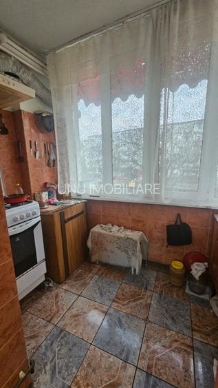 Etaj 1 - 2 camere decomandat - Zimbru - Cofetaria A la Grec - 5