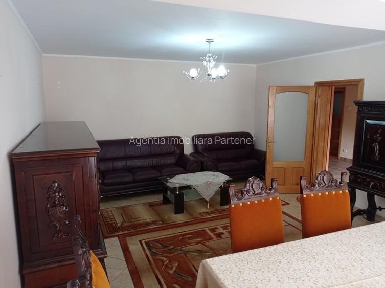 casa / vila Gavana 3  , mobilata / utilata , finisaje clasice ! - 23