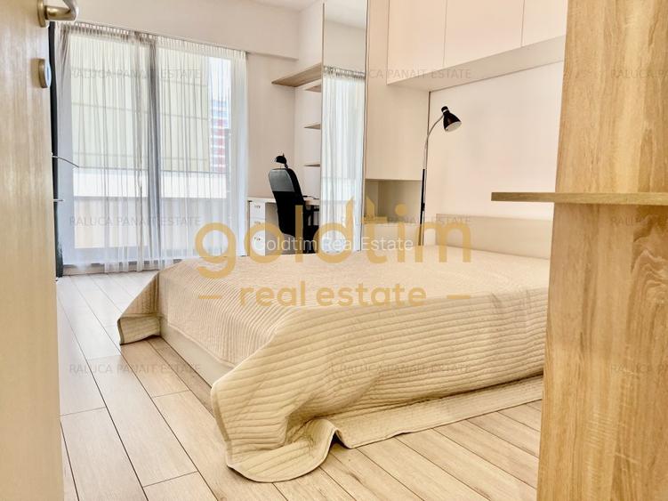 NOU/ PRIVELISTE - 10