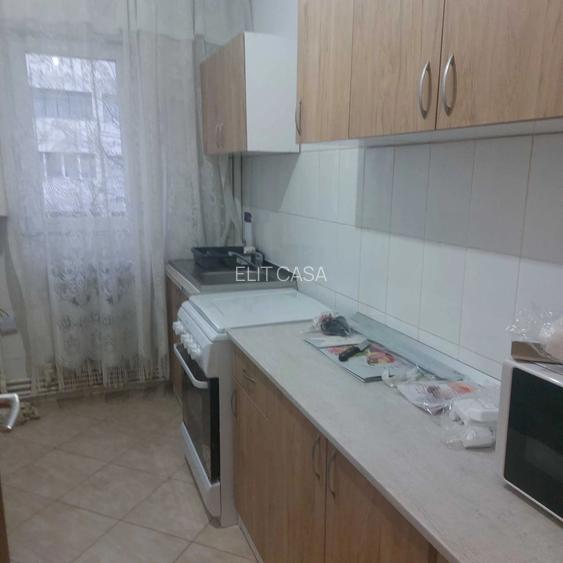 Apartament cu 3 camere, etajul 3/4, zona Mircea Cel Batran - 5