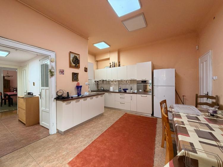 Casa 5 camere 140mp, curte 300mp, Semicentral - Piata Abator - 4