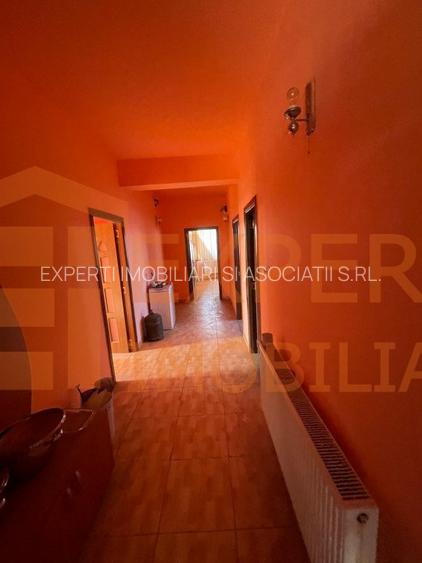 VILA cu spatii comerciale situata in zona CUMPANA - 10