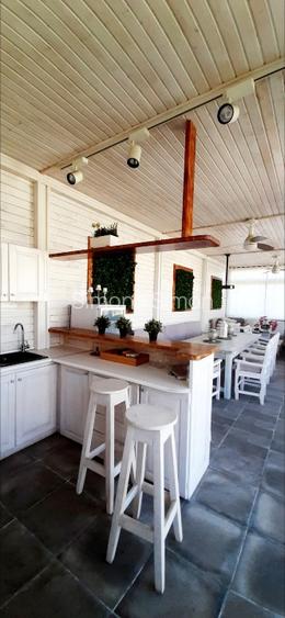 Vila spatioasa,  cu piscina si gradina matura  - 3