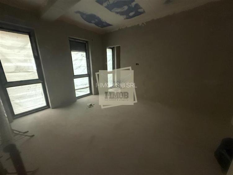 Casa individuala cu 4 camere 3 bai si 390 mp teren in Sura Mica - 13