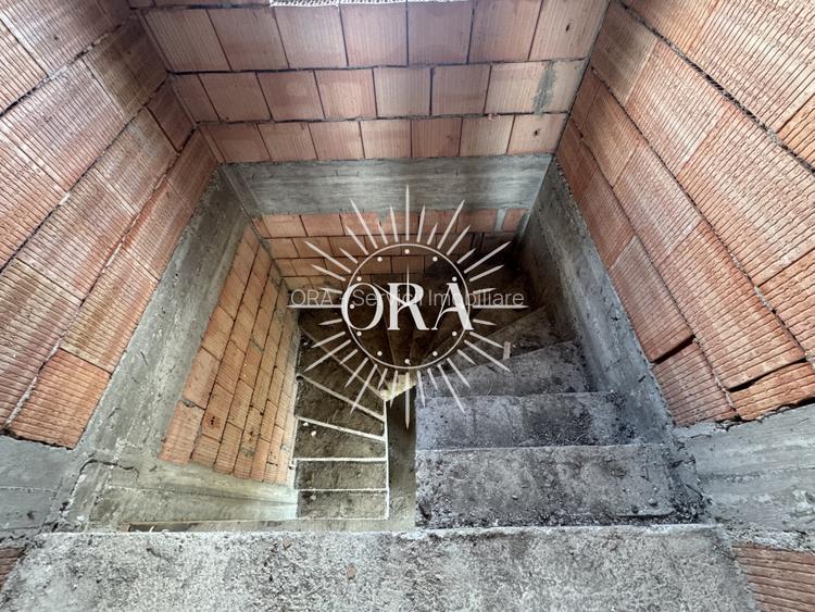 CASĂ INDIVIDUALĂ SEMIFINISATA DE VÂNZARE ÎN DEZMIR - 4 CAMERE - 500 MP GRĂDINA - 4