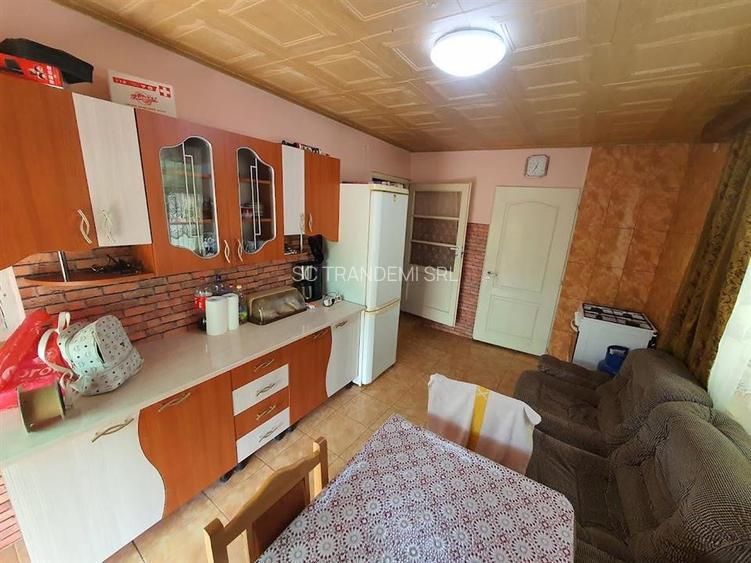Casă cu 1100mp teren in satul Colun - la 40 km de Sibiu - 5