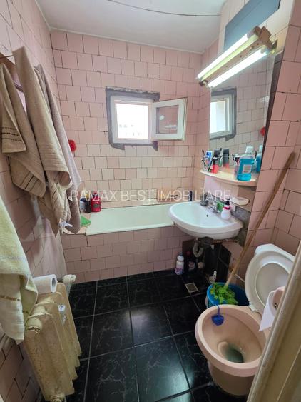 1 Decembrie 1918, Trapezului intersectie Prevederii, 3 minute metrou - 10