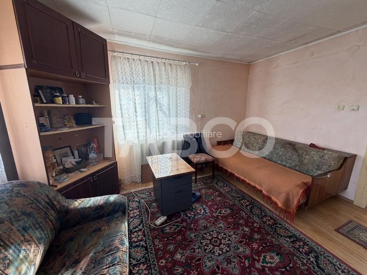 Casa de vanzare 3 camere 90 mpu teren liber 1095 mp Persani - 8