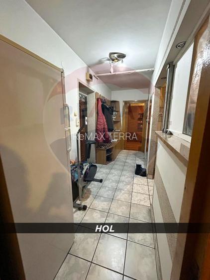 DE VANZARE: Apartament cu 2 camere în zona Independentei - 10