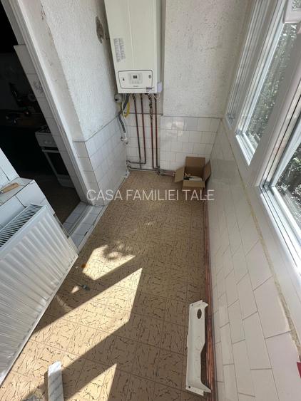 90000 euro .. 2 camere cu centrala .. etaj intermediar - 8