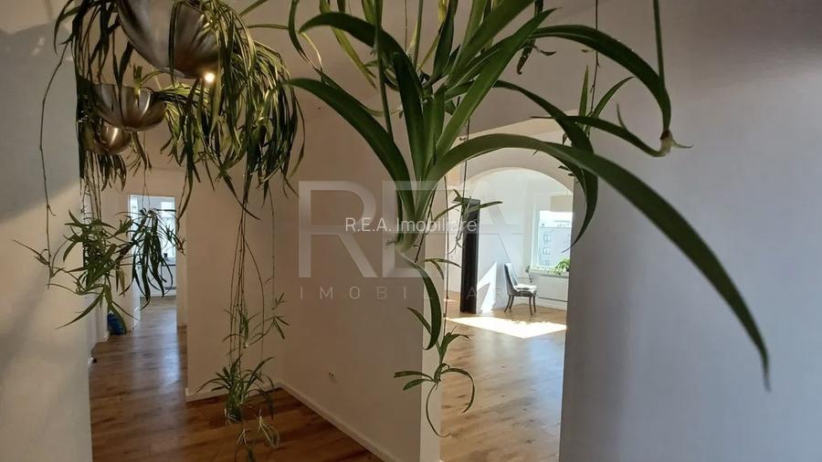 PENTHOUSE ULTRACENTRAL CU VEDERE PANORAMICĂ  - 3