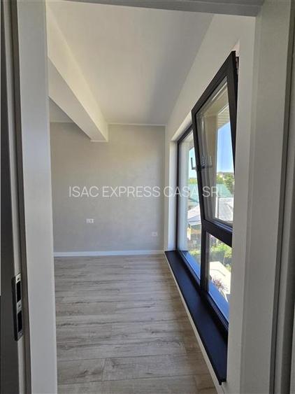 De inchiriat: Penthouse 4 camere 118 mp - etaj 3/3 | Terasa 19,2 mp. 3,8 km fata - 10