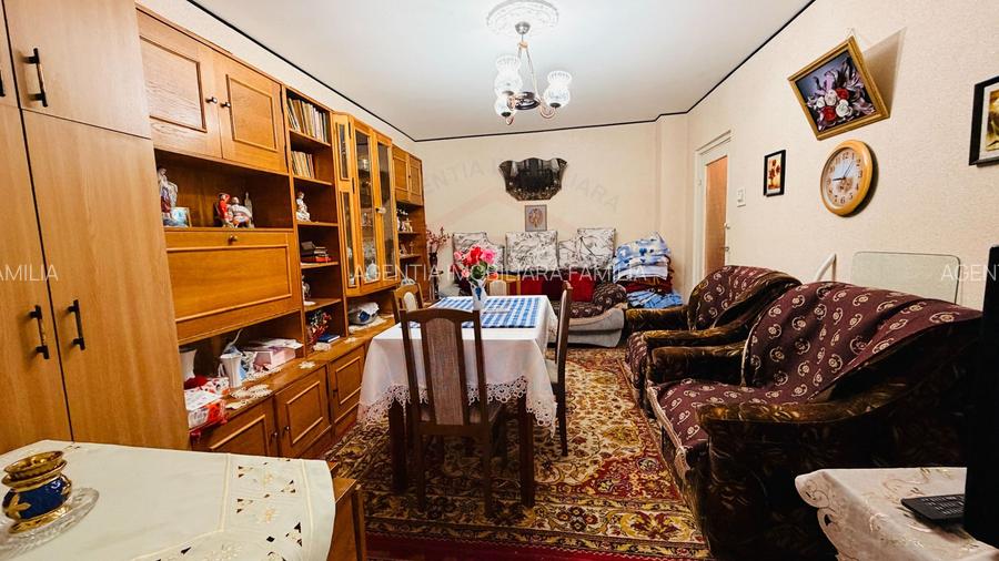 De vanzare 2 camere dec. in Galati, Micro 18, zonă Spitalul Județean - 2