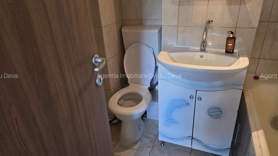 Vand garsoniera decomandata in Deva, zona Eminescu (Micro 15), etaj 3, bloc de 4 - 8