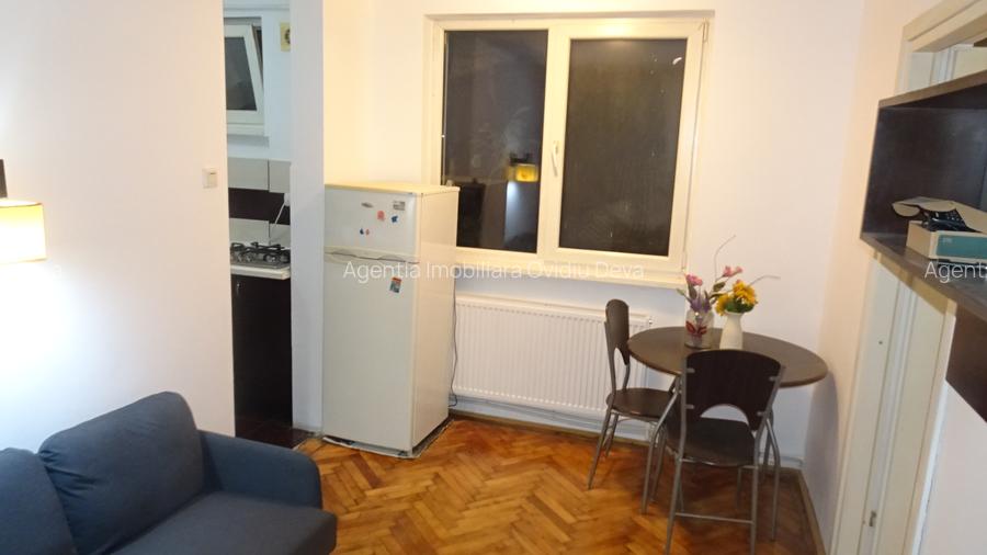 Inchiriez apartament cu 2 camere in Deva, zona Dacia, etaj 3, bloc de 4 etaje, - 2
