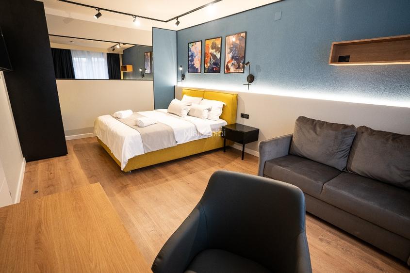 Cladire Integrala Piata Romana - 12 Apt Noi - Ideal Hotel/Sediu/Clinica - 12