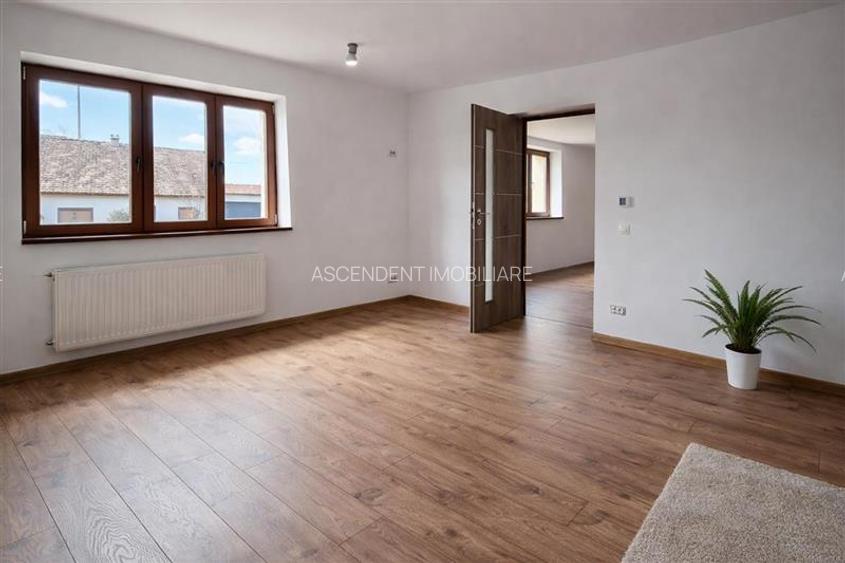 Cocheta casa renovata+vila spatioasa, domeniu de 1.500mp,Sanpetru,Brasov - 5