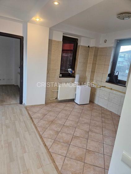Apartament 3 camere Ghencea, curte cu foișor, parter - 3