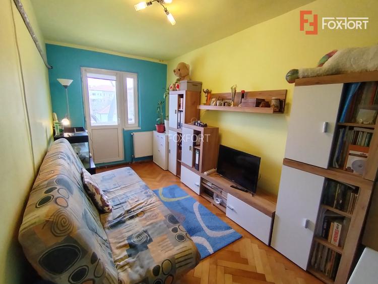 Apartament cu 4 camere de vanzare in zona Spitalul Judetean - 2