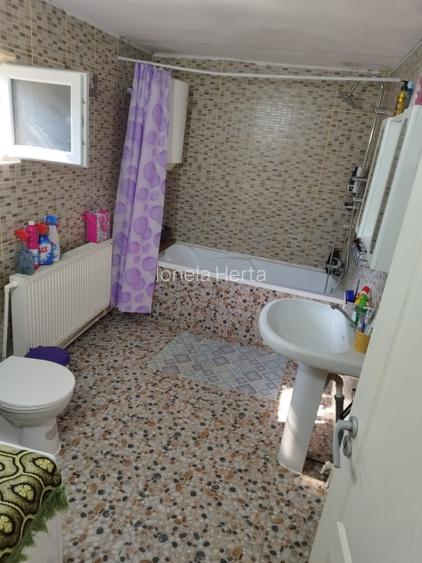 De vânzare Două Case în aceeași curte ! Preț negociabil  - 8