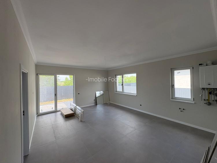 Casa de vanzare - 137 mp - Golesti - 5