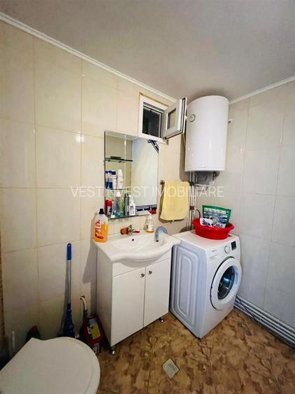 Casa in zona de dealuri - 11