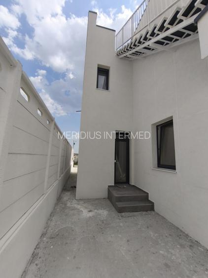 Vanzare vila moderna cu terasa circulabila imensa - 29