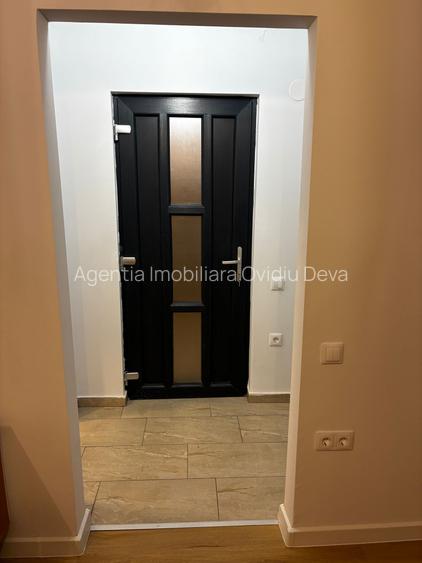 Vand sau inchiriez proprietate in Deva, Santuhalm compusa din 4 case insiruite - 2