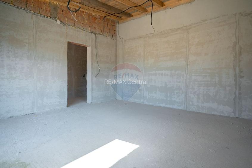 Casă cu 4 camere de vânzare, 130mp utili, teren 600mp in Harman - 17