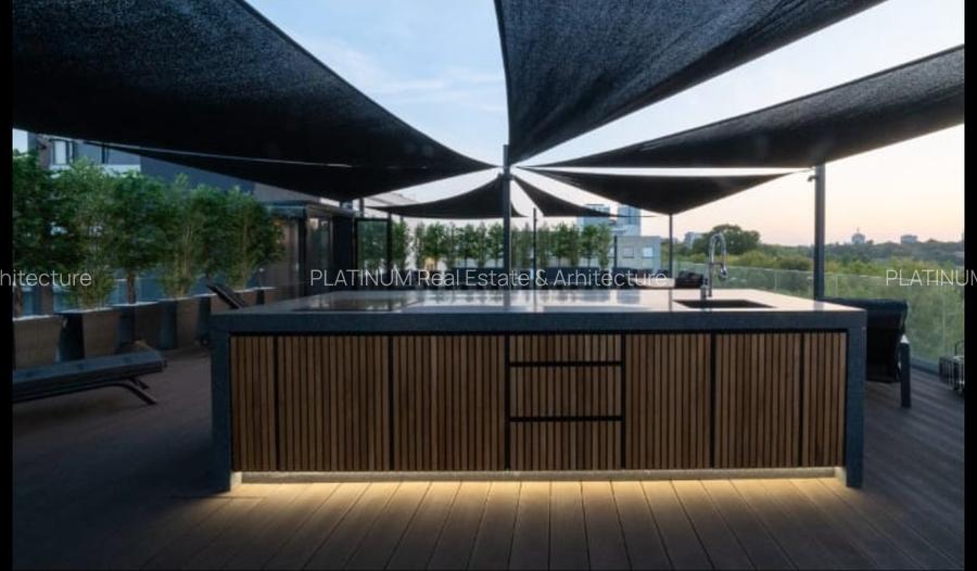 Luxury Lakeside Living: Turnkey villa with Outdoor Pool and Stunning View  - 14