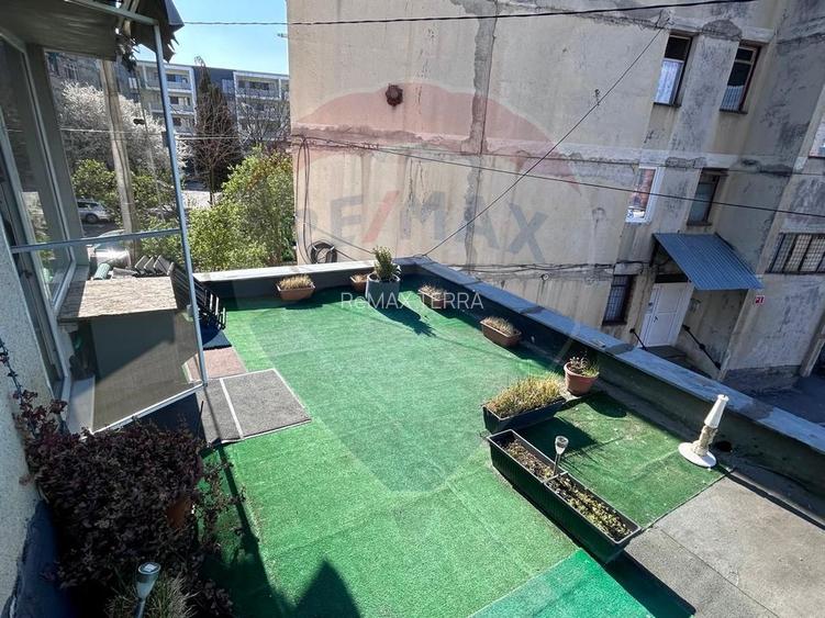 DE INCHIRIAT: Apartament spatios cu 3 camere si terasa generoasa - 9