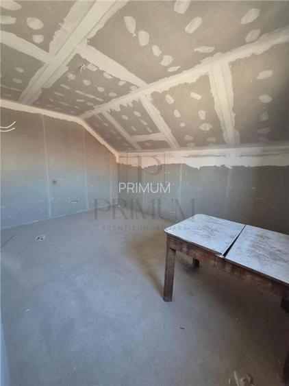 Vila individuala  - suprafata de 180mp utili -  toate utilitatile - se vinde la - 5