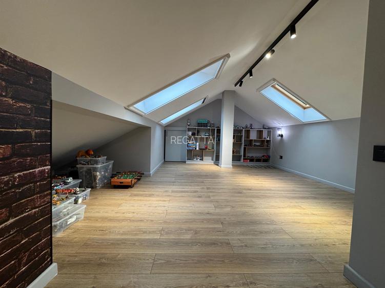 VILA COCHETA CU TEREN GENEROS,  PANOURI FOTOVOLTAICE 11KW SI GARAJ - 40