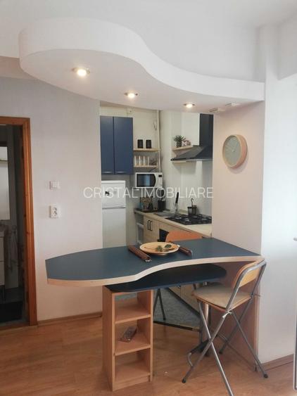 Vanzare garsoniera Piata Victoriei sect 1 - 4