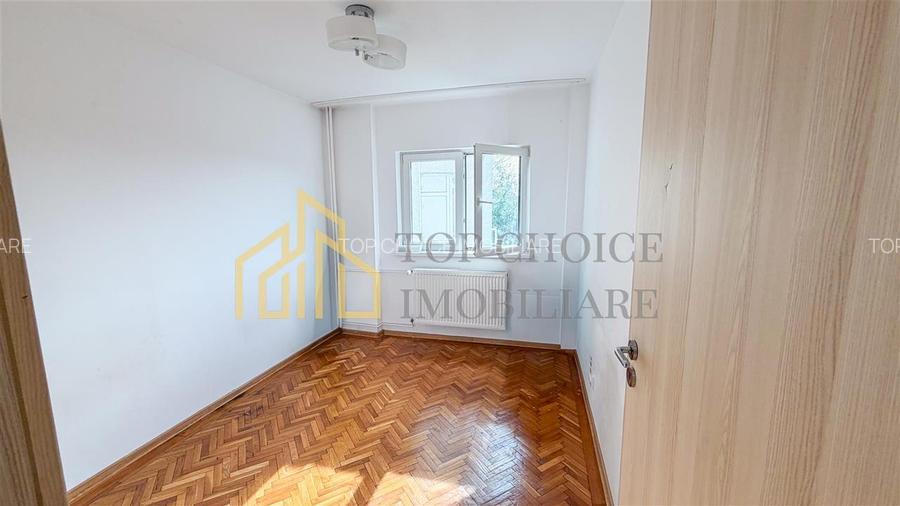 4 CAMERE DOROBANTI POLONA - BLOC 1981 - ETAJ 4 - VEDERE LINISTITA PE INTERIOR - 16