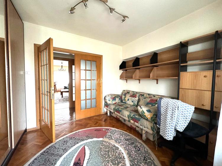 4 CAMERE 1991 5/7 UNIRII CASA POPORULUI MONOLIT CU VEDERE LA FANTANI MOBILAT - 12