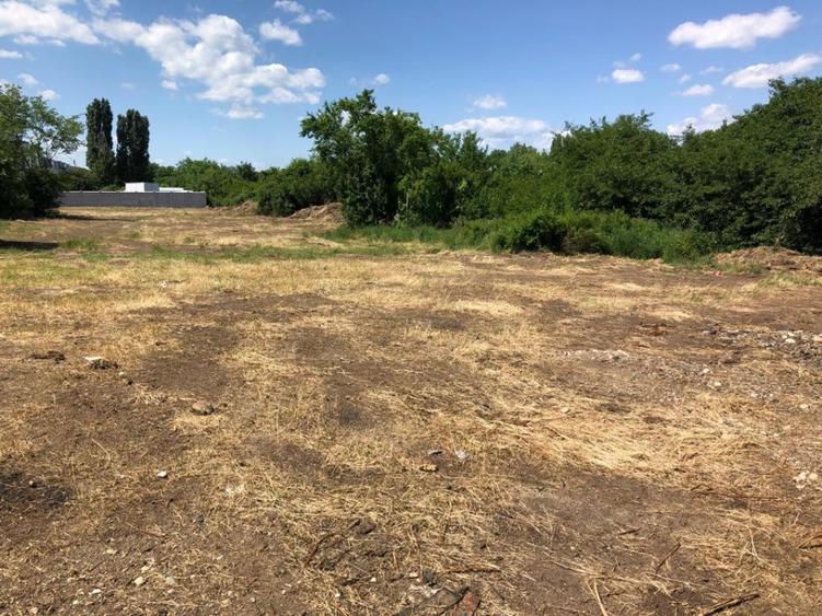 Vand teren intravilan Prundu, 2900 mp,front str. 110 ml - 649000 euro negociabil