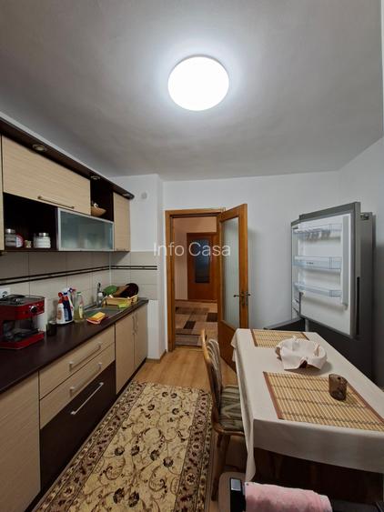 Apartament 3 camere de inchiriat - 2