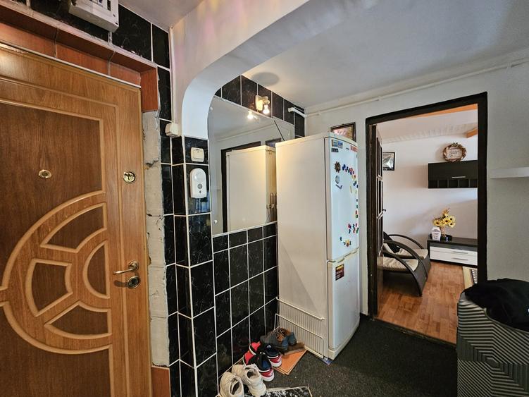 Apartament 2 camere, decomandat, etaj 2