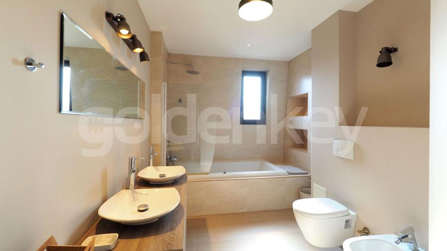 Penthouse generos cu 4 camere, 3 bai | terase 33mp | 227mpc