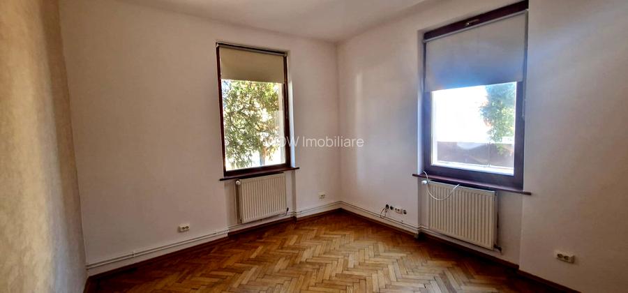 Casa cu 6 camere 5 bai si 960 mp teren de vanzare in zona centrala Sibiu - 16