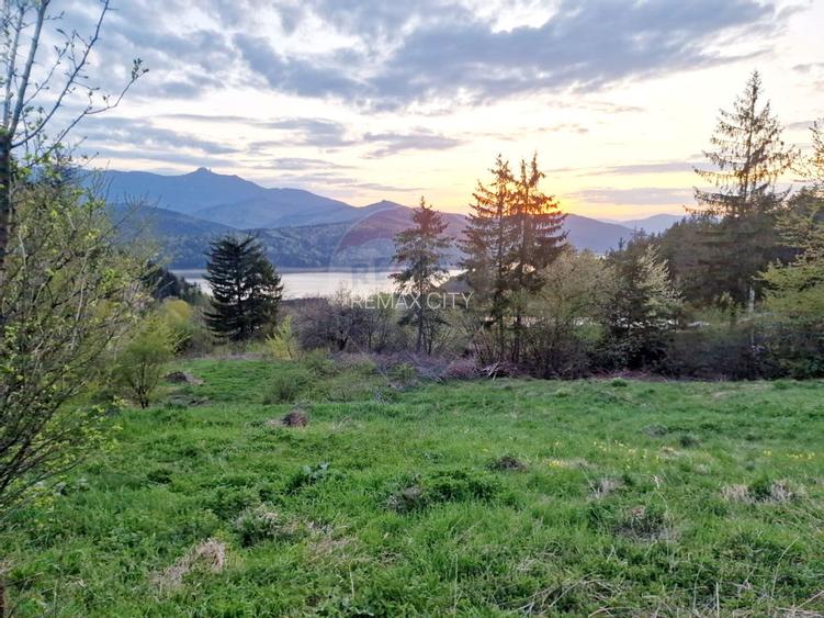 Teren cu vedere la Muntele Ceahlau - 16