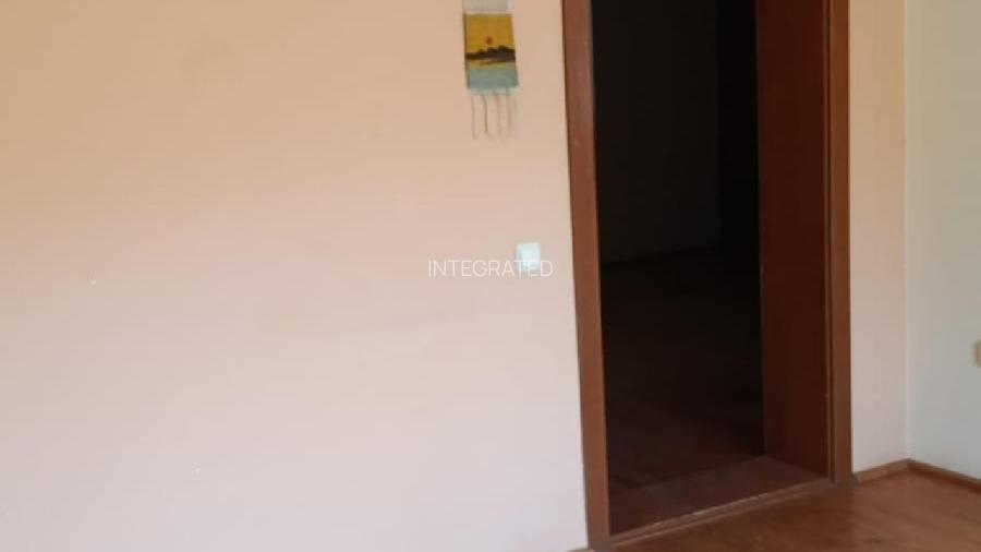 BEIUS, AUREL VLAICU CASA P+M, 200 MP SI TEREN 250 MP. - 4