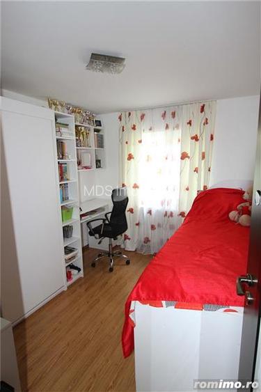 Decomandat cu 2 bai, modelul cel mai mare - 2