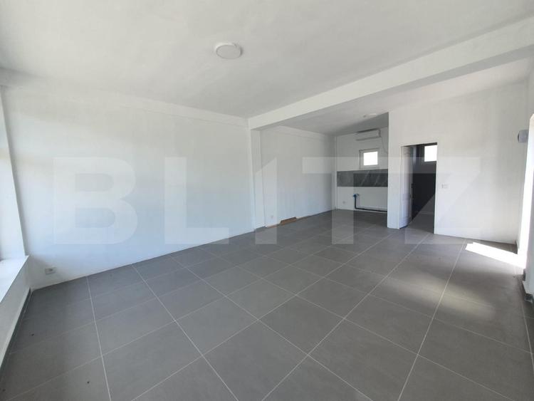 Spatiu comercial, 5 parcari, 100mp utili