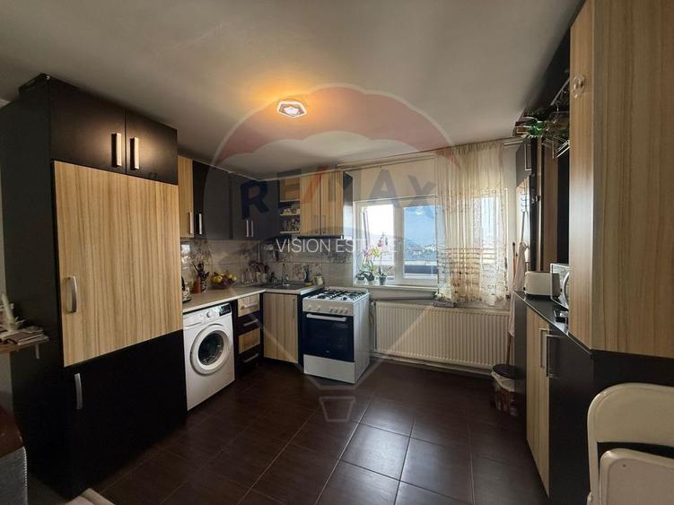 Apartament cu 3 camere de vânzare în zona Lapus - 7